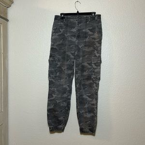 American Eagle Super Stretch Camouflage Joggers
